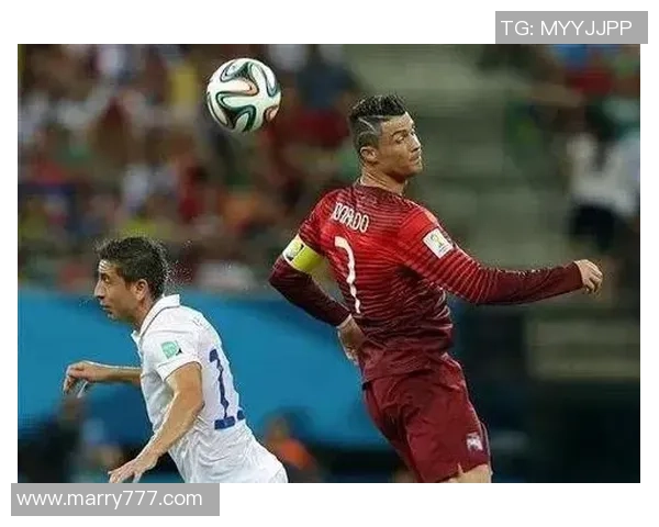 带手绳的足球明星如何用独特风格赢得球迷的心与场上的胜利