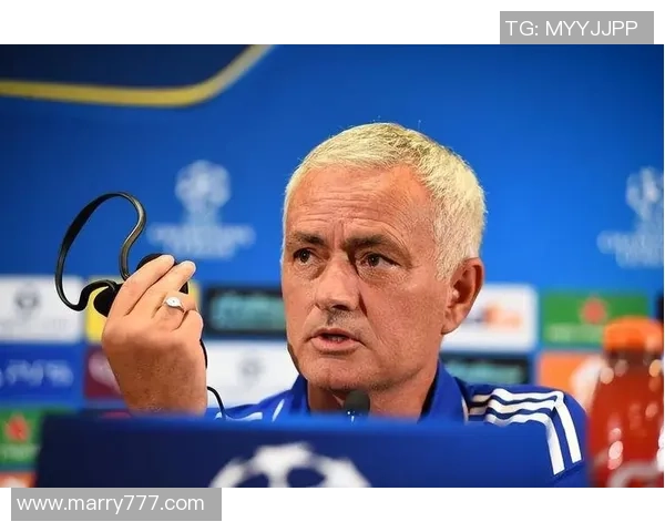 足球明星的奢华生活背后隐藏的混乱与困扰揭秘 足球明星的奢华生活背后隐藏的混乱与困扰揭秘