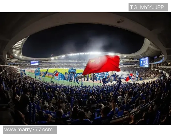 香港足球明星闪耀西安激情赛场引发球迷热潮 香港足球明星闪耀西安激情赛场引发球迷热潮